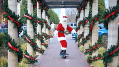 Santa cruising around Murfreesboro