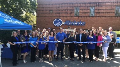 Ribbon Cutting for Derrick Maddox - Allstate Agency