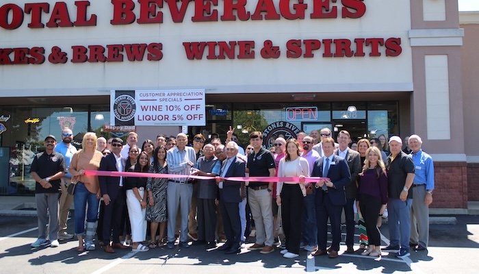 Stones River Total Beverage 25 Year Celebration Ribbon Cutting