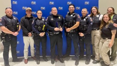 Mayor Shane McFarland recognizes Sgt. Mark Wood with STARS award