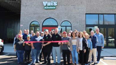 Vui's Kitchen Ribbon Cutting
