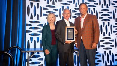 Gordon Ferguson receives THA Award